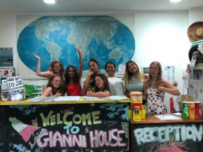 Gianni House Backpackers Hostel Giardini Naxos